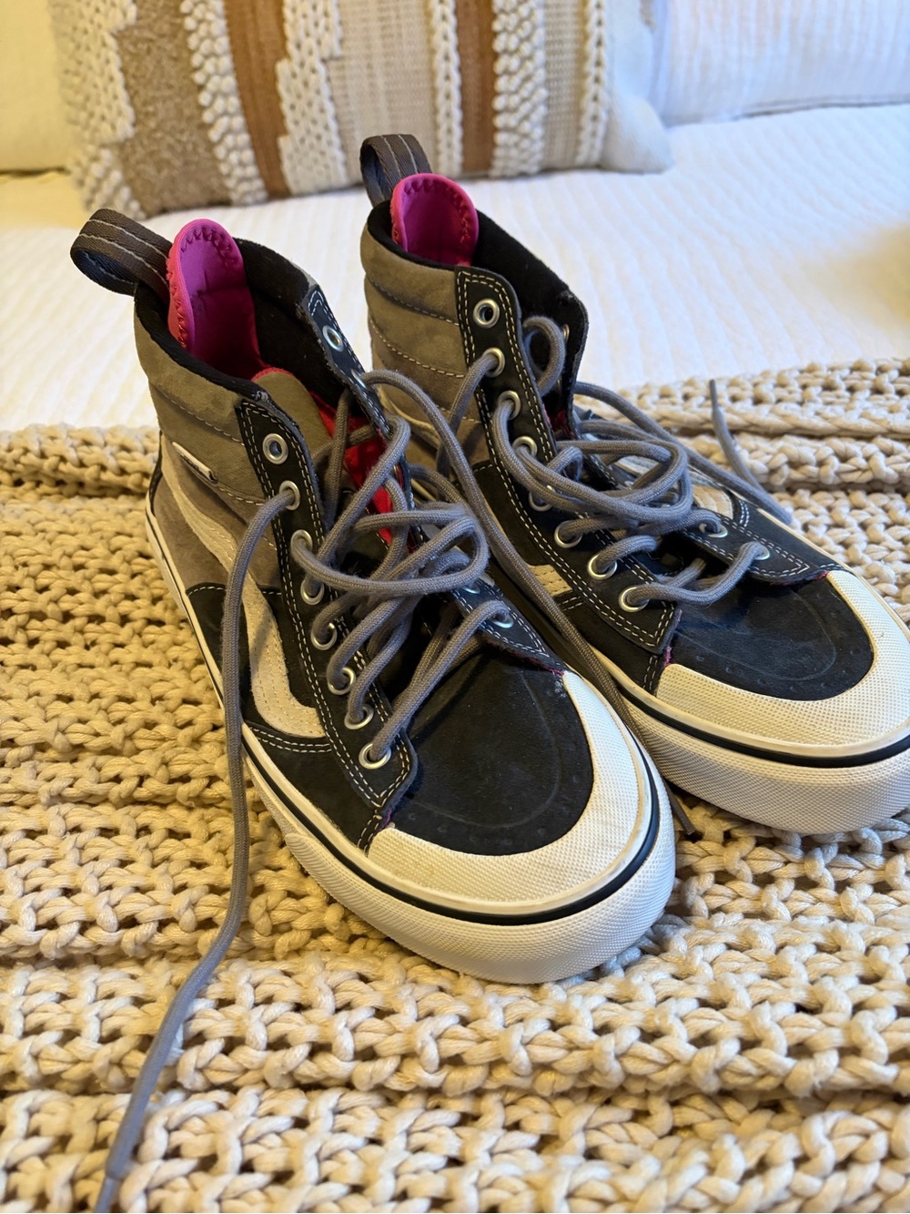 Vans High-Top Boots in Black, Gray and Pink